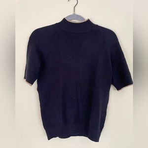Short sleeve sweater